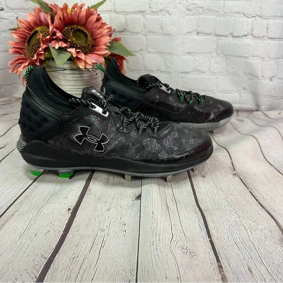 Men's Under Armour Harper 8 Low ST Metal Baseball Cleats sz 9.5 outdoor - Picture 1 of 9